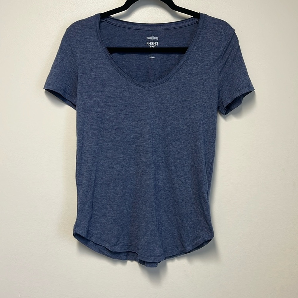 V-neck tee